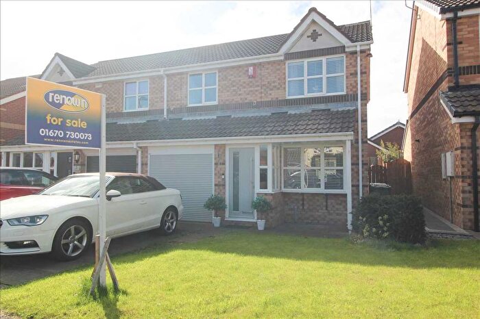 3 Bedroom Semi Detached House For Sale In Delamere Cresent, Hartford Dale, Cramlington, NE23