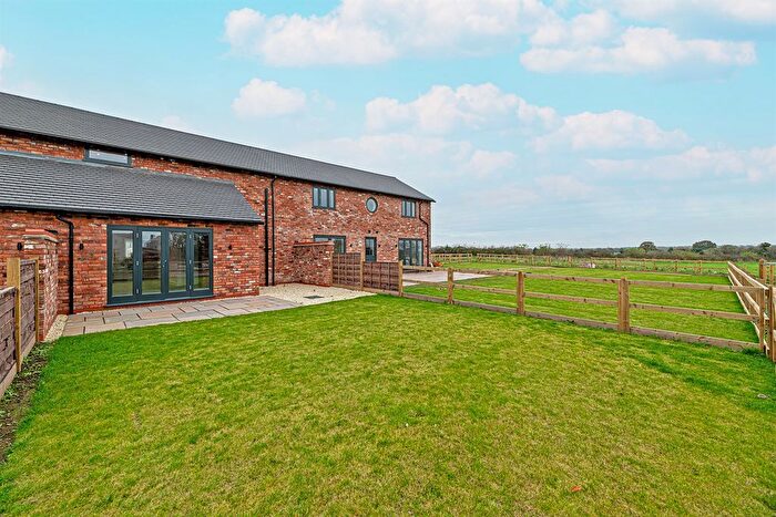 2 Bedroom Barn Conversion For Sale In Hollow Lane, Kingsley, Frodsham, WA6