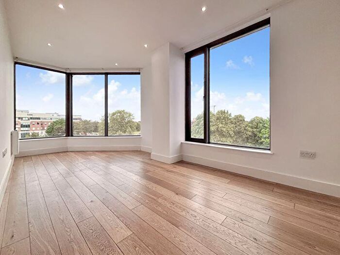 2 Bedroom Flat To Rent In Cornwall House, - High Street, Slough, SL1