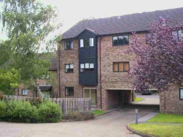 2 Bedroom Flat To Rent In Newlands, Old Hatfield, AL9