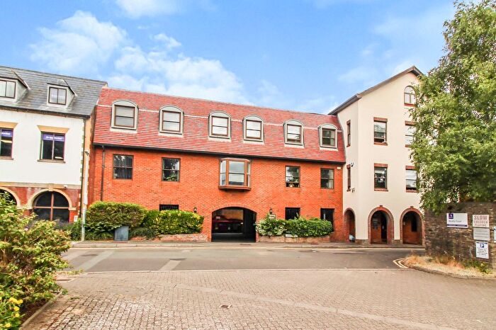 2 Bedroom Flat To Rent In Dammas Lane, Dammas House Dammas Lane, SN1