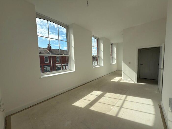 1 Bedroom Apartment For Sale In Hempshaw Lane, Offerton, Stockport, SK2