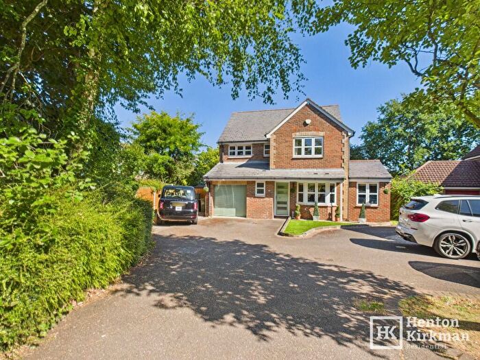 4 Bedroom Detached House For Sale In Burntwood Close, Billericay, Essex, CM12