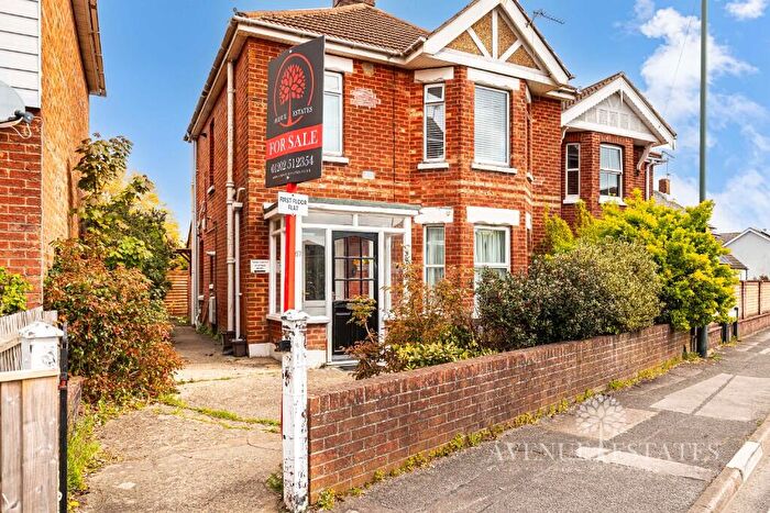 1 Bedroom Apartment For Sale In Ensbury Park Road, Bournemouth, Dorset, BH9