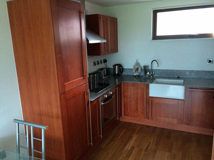 1 Bedroom Apartment To Rent In Isaac Way, Manchester, Greater Manchester, M4