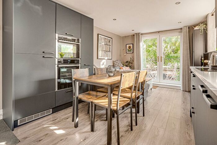 1 Bedroom Flat To Rent In Leathwaite Road, Battersea, SW11