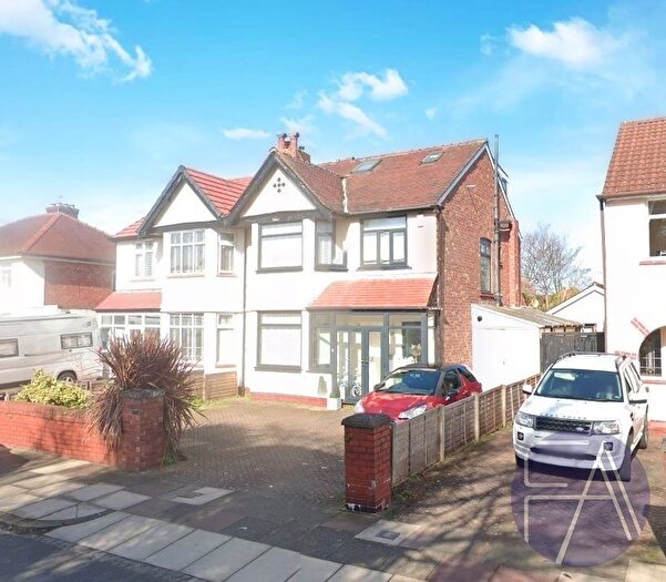 4 Bedroom Semi-Detached House For Sale In Kings Hey Drive, Southport, Merseyside, PR9