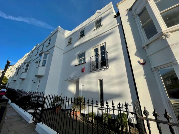 3 Bedroom Town House To Rent In Chichester Place, Brighton, BN2