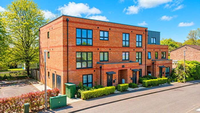 2 Bedroom Apartment For Sale In Epping Green, Woodhall Farm, Hemel Hempstead, HP2