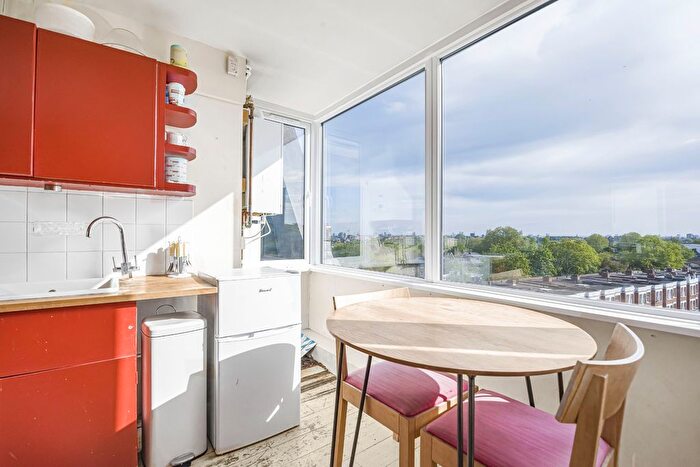 1 Bedroom Flat For Sale In Elthorne Court, Elthorne Road, Archway, N19