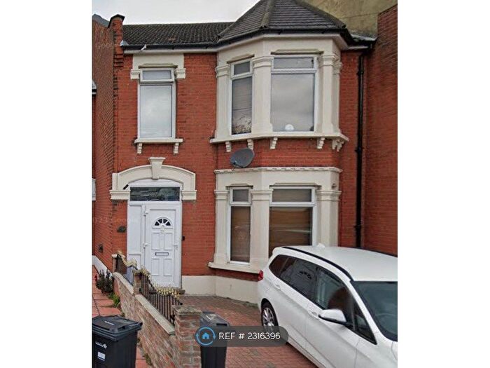 3 Bedroom Terraced House To Rent In Ripley Road, Ilford, IG3