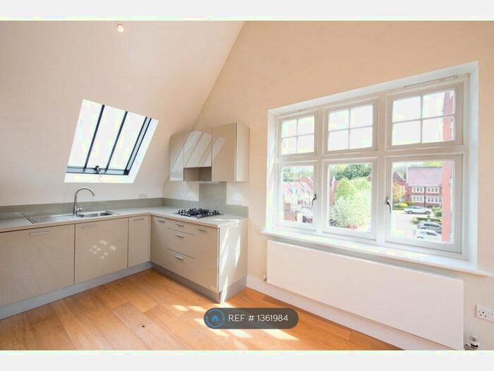 1 Bedroom Flat To Rent In The Galleries, Warley, Brentwood, CM14