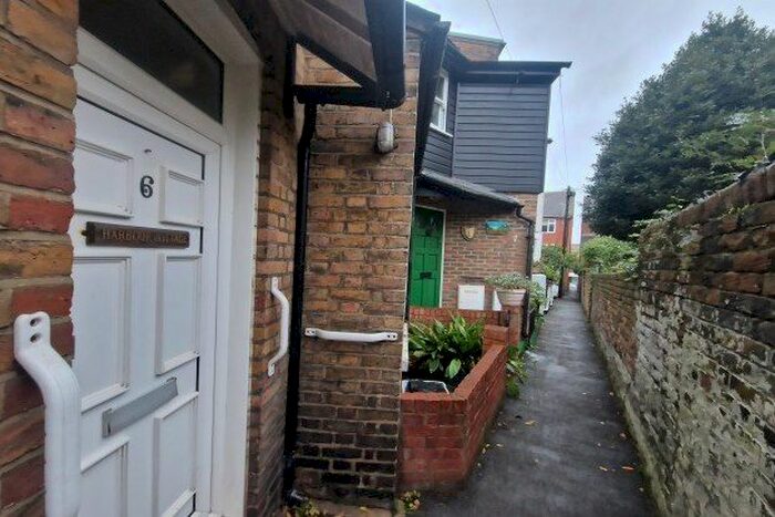 2 Bedroom Cottage To Rent In Sion Passage, Ramsgate, CT11