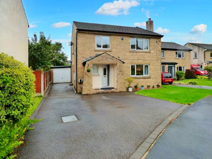 4 Bedroom Detached House To Rent In Millholme Rise, Embsay, BD23