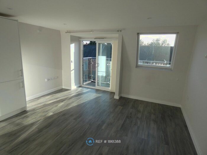 1 Bedroom Flat To Rent In St Chad's Avenue, Portsmouth, PO2