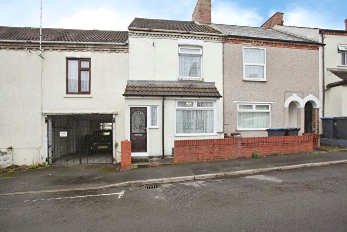 2 Bedroom Terraced House For Sale In New Street, Rugby, CV22
