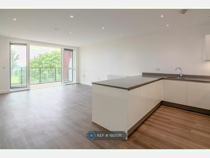 2 Bedroom Flat To Rent In Garrison Heights, London, NW7