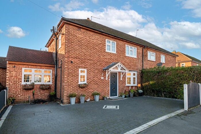 3 Bedroom Semi Detached House For Sale In Horley, RH6