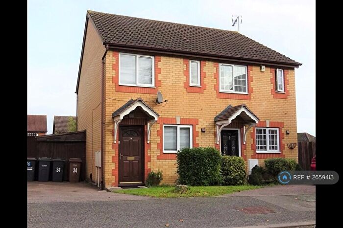 2 Bedroom Semi-Detached House To Rent In Simpson Close, Leagrave, Luton, LU4