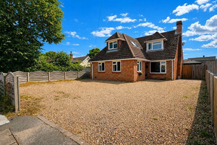 4 Bedroom Detached House For Sale In Mays Lane, Stubbington, Fareham, PO14