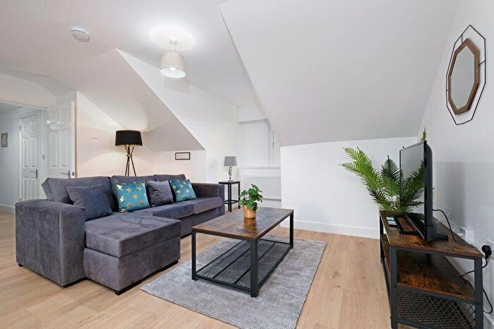 1 Bedroom Flat To Rent In Raipur Court, Slough Road, Iver, SL0