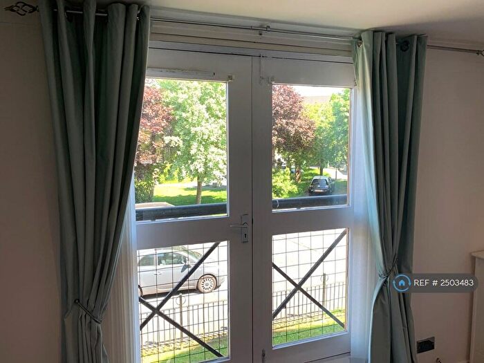 2 Bedroom Flat To Rent In Ardmaleish Crescent, Glasgow, G45