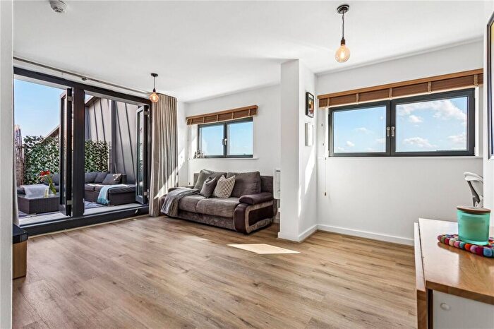 1 Bedroom Apartment For Sale In Drayton Park, London, N5