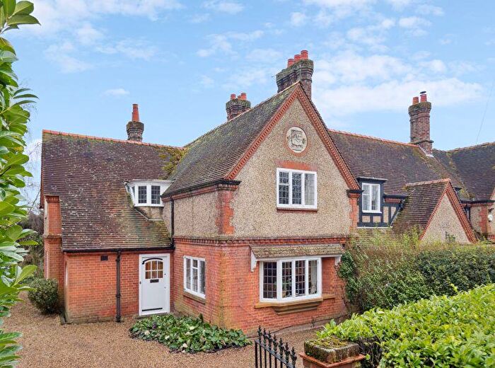 4 Bedroom Semi-Detached House For Sale In Mill End-Hambleden, RG9