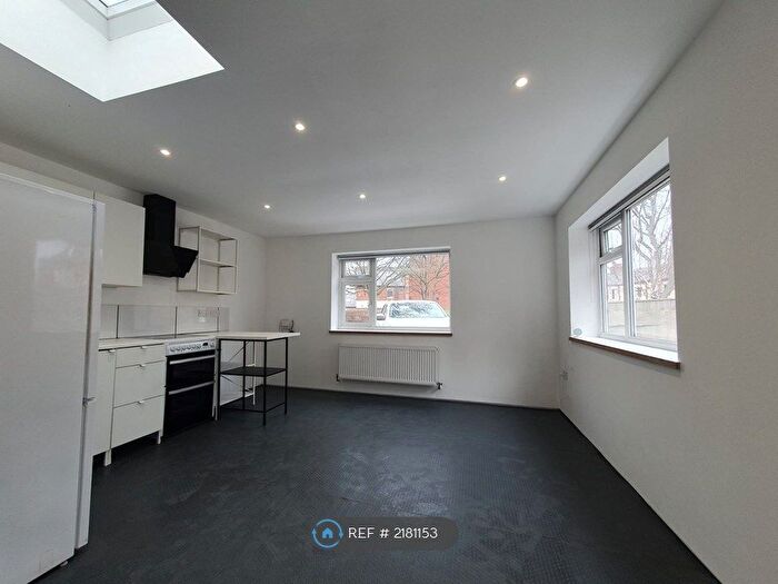 1 Bedroom Flat To Rent In Princes Avenue, Hull, HU5