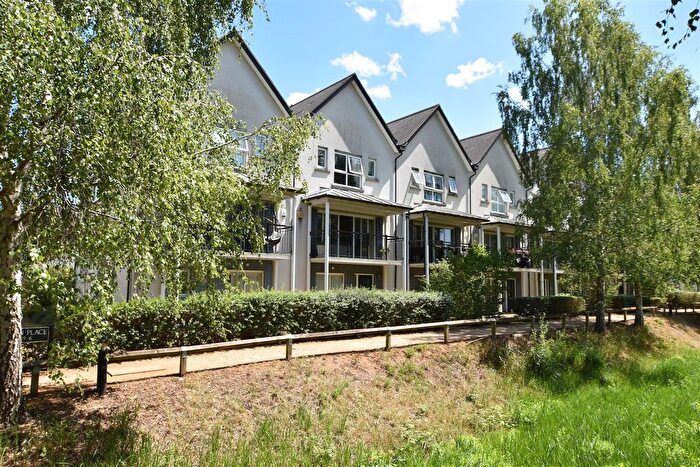 4 Bedroom Town House To Rent In Hylton Place, Redhill, RH1