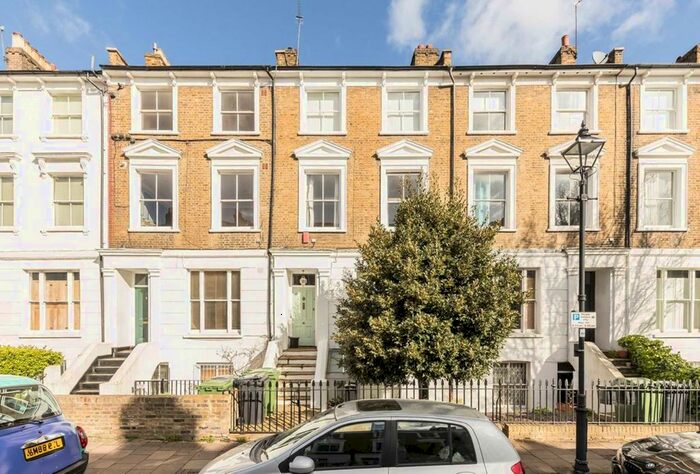 3 Bedroom Flat To Rent In Burnley Road, London, SW9