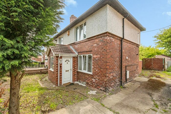 3 Bedroom Semi-Detached House For Sale In Deightonby Street, Thurnscoe, Rotherham, S63