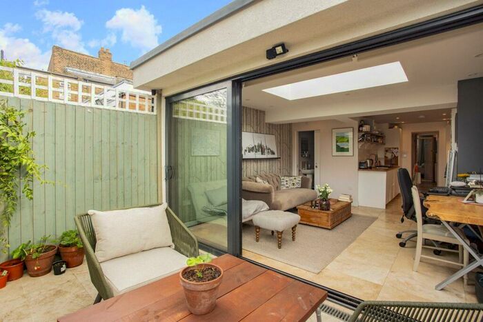 2 Bedroom Apartment To Rent In Birkbeck Hill, Dulwich, London, SE21