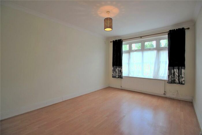 3 Bedroom Flat To Rent In Crays Parade, Main Road, Orpington, BR5