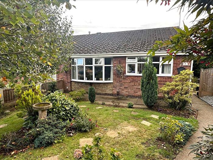 2 Bedroom Bungalow For Sale In Oundle Close, Scunthorpe, DN16