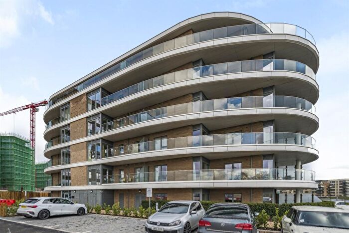 2 Bedroom Apartment To Rent In Flagstaff Road, Reading, RG2