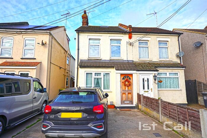 2 Bedroom Semi-detached House For Sale In Ashingdon Road, Rochford, SS4
