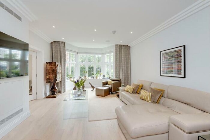 3 Bedroom Flat To Rent In Kidderpore Avenue, Hampstead, London, NW3