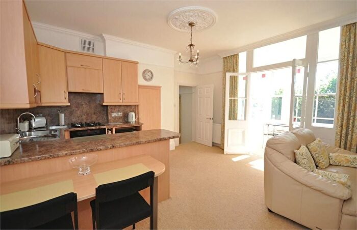 1 Bedroom Flat To Rent In Laleham Road, Staines-Upon-Thames, TW18