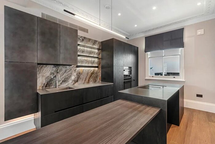 2 Bedroom Flat To Rent In Frognal, Hampstead, NW3