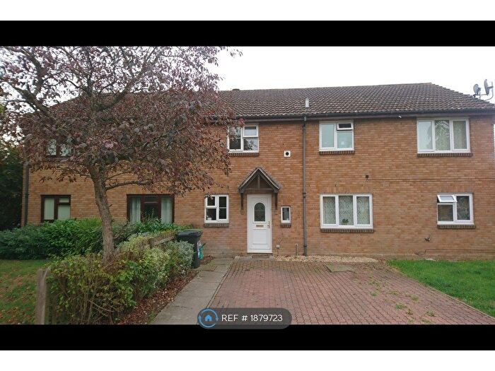 2 Bedroom Terraced House To Rent In Bowes Road, Thatcham, RG19