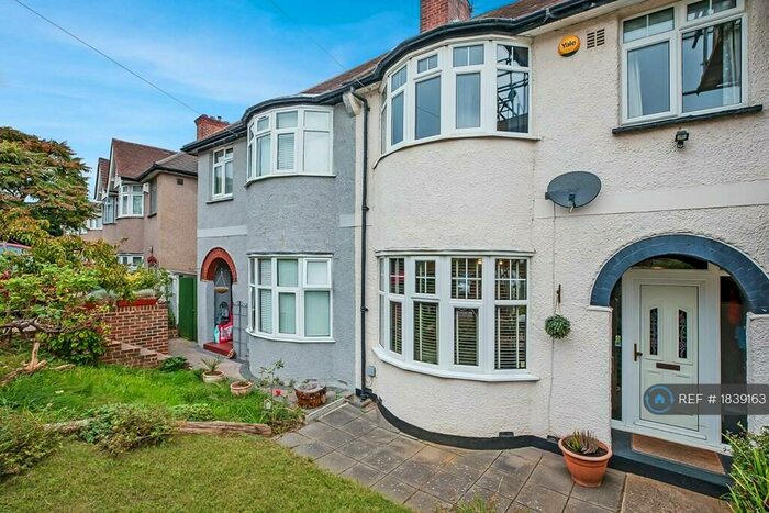 3 Bedroom Terraced House To Rent In Moordown, London, SE18