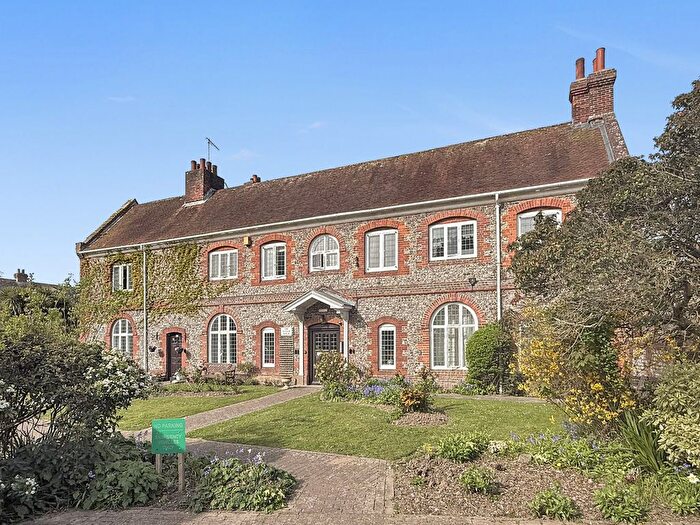 2 Bedroom Flat For Sale In Midholme, East Preston, BN16