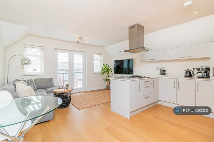 2 Bedroom Flat To Rent In Earley, Reading, RG6