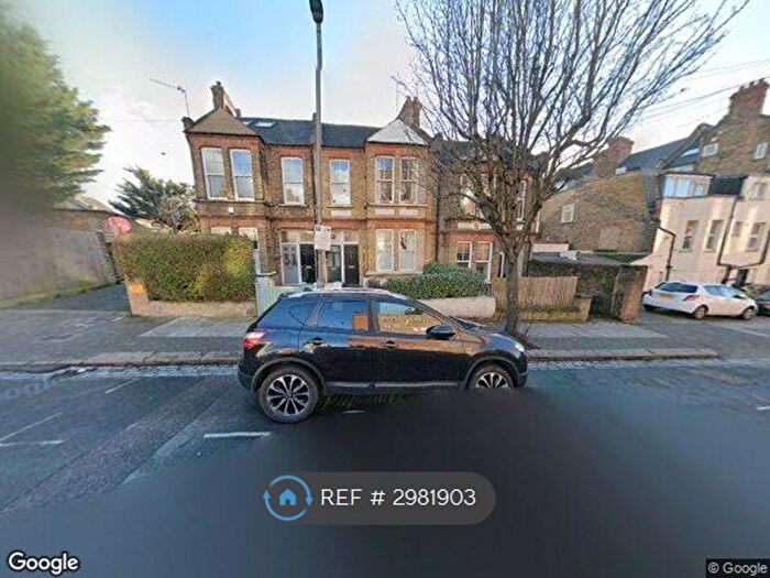 2 Bedroom Flat To Rent In Lessingham Avenue, London, SW17