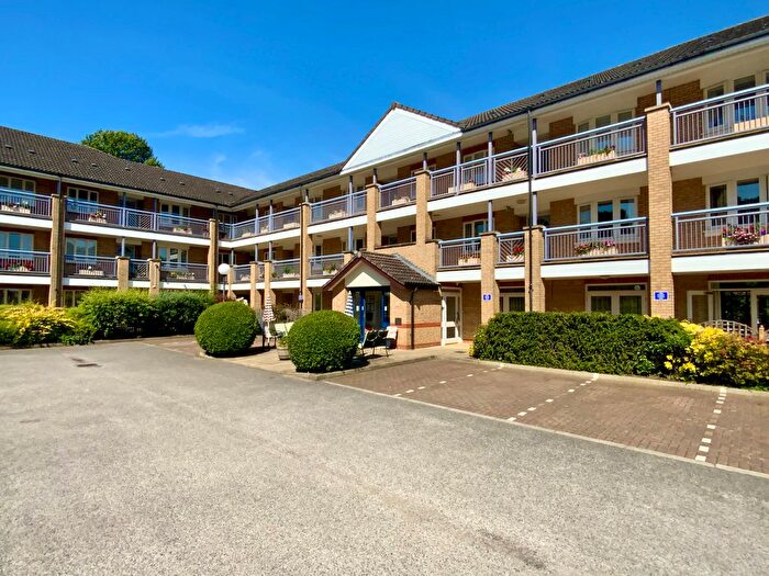 2 Bedroom Flat For Sale In Minster Court, Bracebridge Heath, Lincoln, LN4