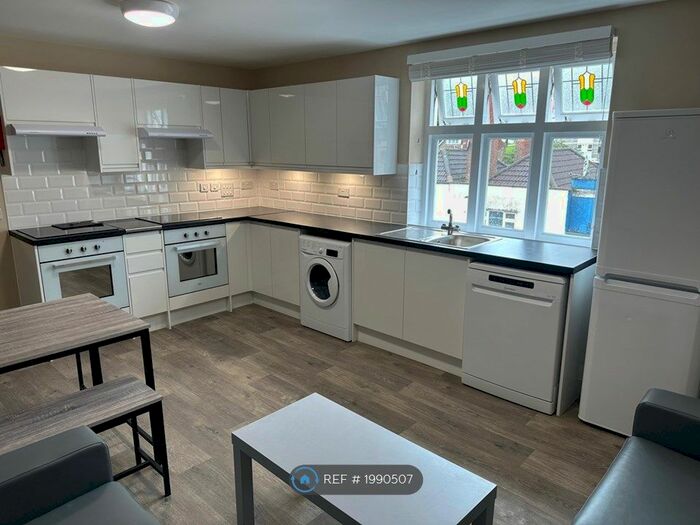 6 Bedroom Flat To Rent In Stokes Croft, Bristol, BS1