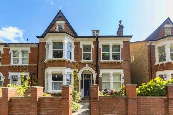 2 Bedroom Flat To Rent In Mount Nod Road, London, SW16