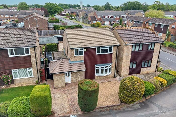 3 Bedroom Detached House For Sale In Little Heath Road, Tilehurst, Reading, RG31