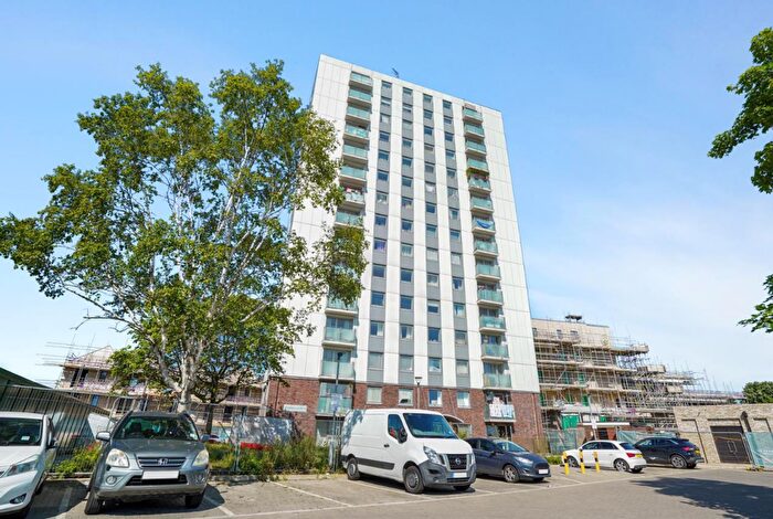 2 Bedroom Apartment To Rent In Templewood Point, Granville Road, Golders Green, London, NW2